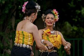 Dances from Thailand in Chile